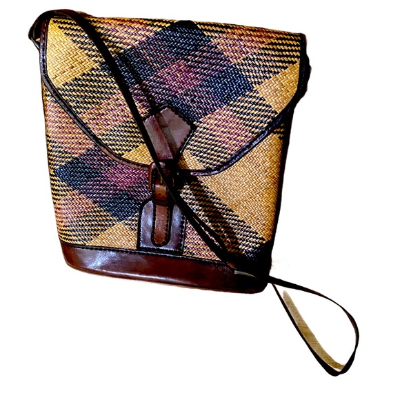 Vintage Handbags - 70s Vintage Basket Weaved & Leather Trim Handbag